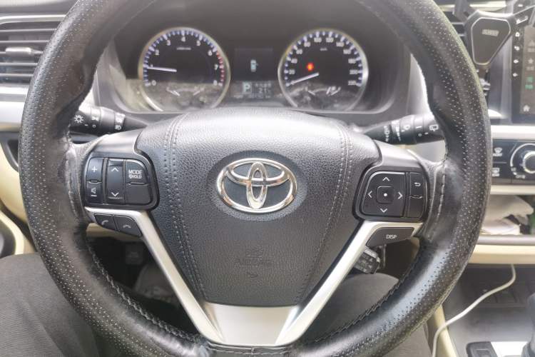 Used Toyota Highlander 2021 2.0T Two-Wheel Drive Elite Edition 5 Seats Steering Wheel