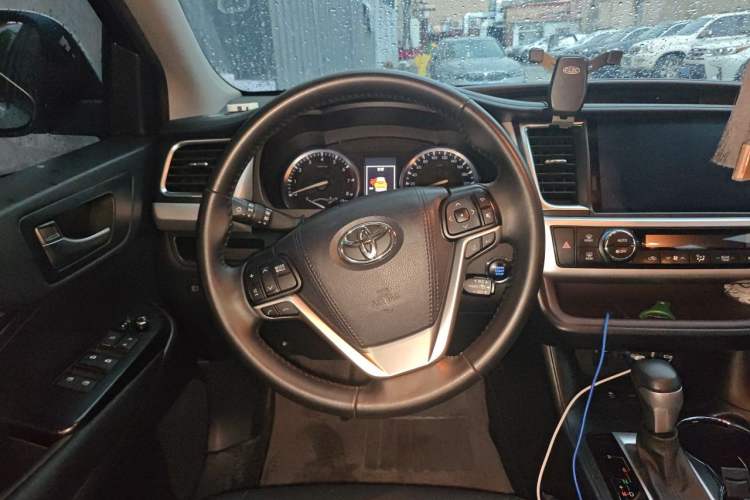 Used Toyota Highlander 2021 2.0T Four-Wheel Drive Luxury Edition 7 Seats Steering Wheel