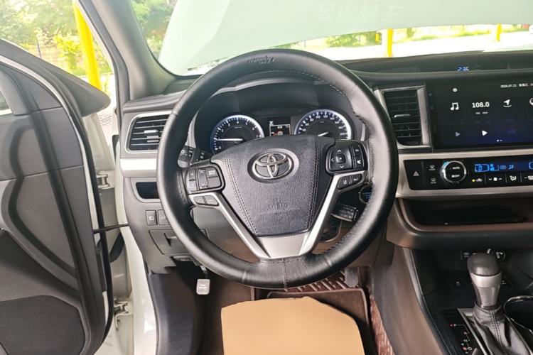 Used Toyota Highlander 2021 2.0T Four-Wheel Drive Prestige Version 7 Seats Steering Wheel
