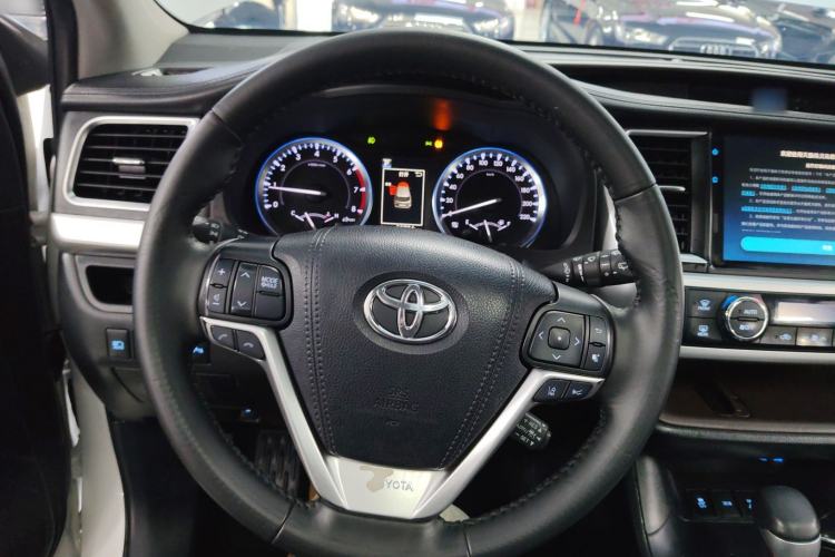 Used Toyota Highlander 2021 2.0T Four-Wheel Drive Prestige Version 7 Seats Steering Wheel