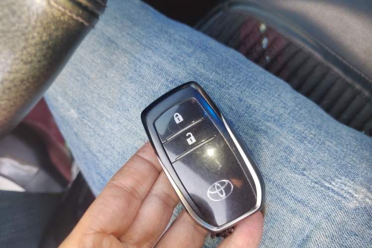 Used Toyota Highlander 2021 2.0T Four-Wheel Drive Luxury Edition 7 Seats Vehicle Key