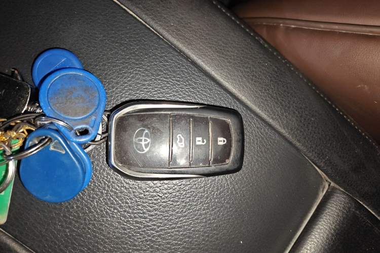 Used Toyota Highlander 2021 2.0T Four-Wheel Drive Luxury Edition 7 Seats Vehicle Key