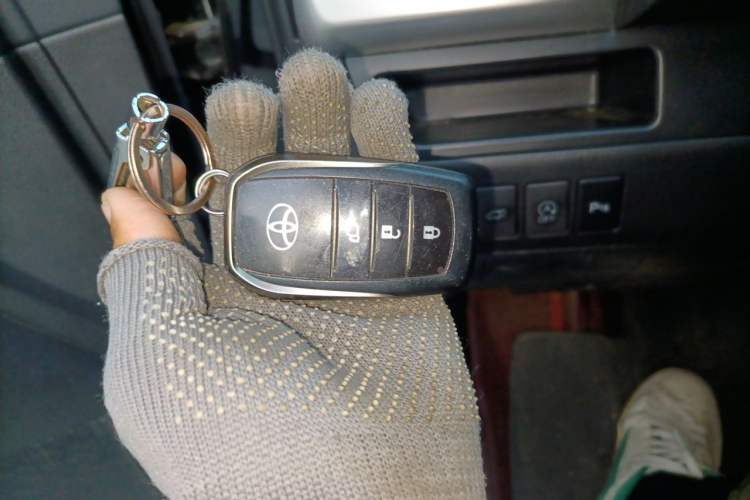 Used Toyota Highlander 2021 2.0T Four-Wheel Drive Prestige Version 7 Seats Vehicle Key