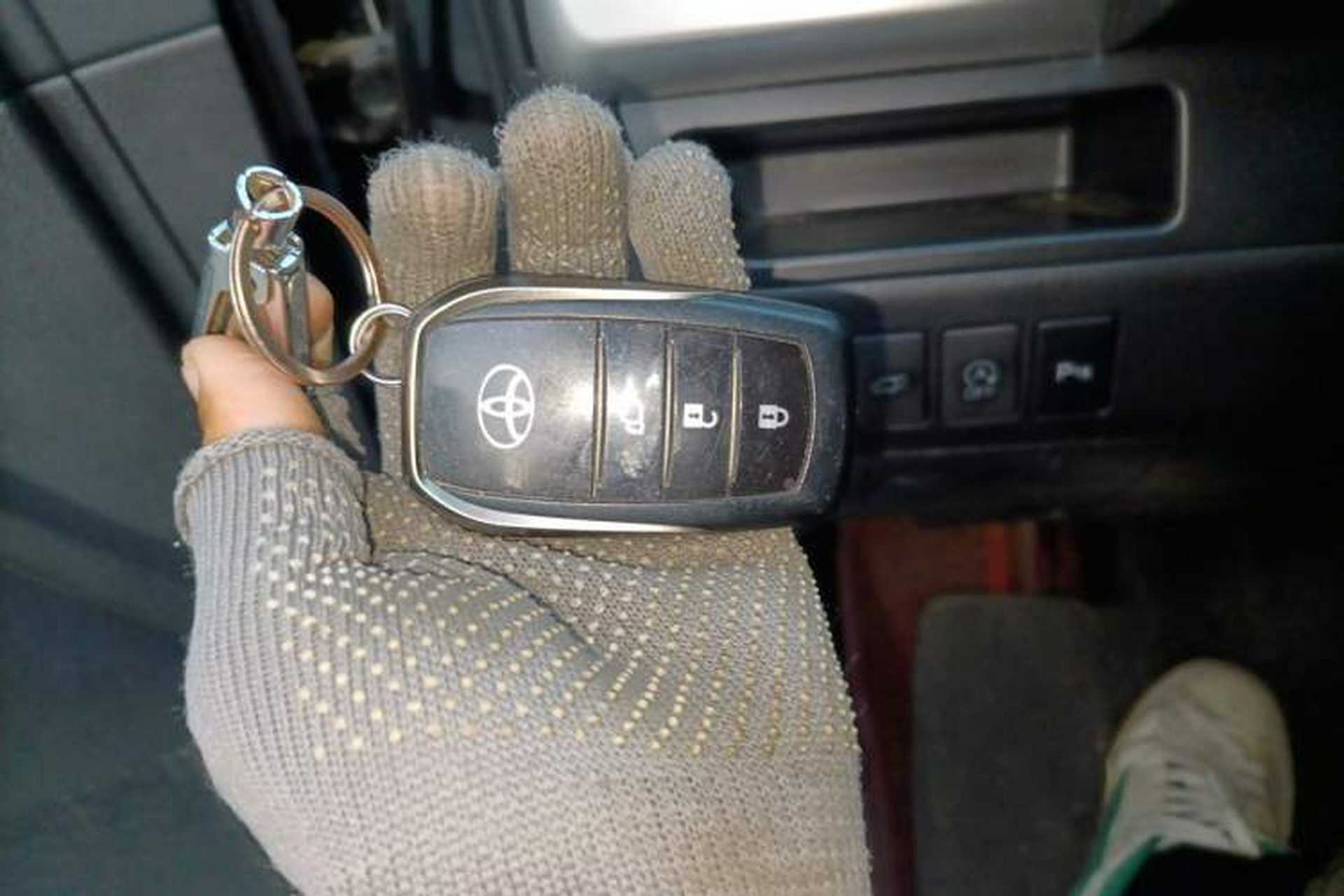 Used Toyota Highlander 2021 2.0T Four-Wheel Drive Prestige Version 7 Seats Vehicle Key