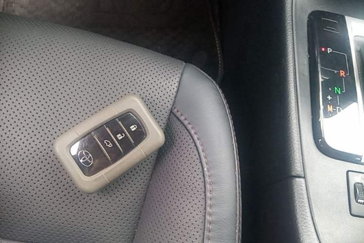 Used Toyota Highlander 2021 2.0T Four-Wheel Drive Prestige Version 7 Seats Vehicle Key