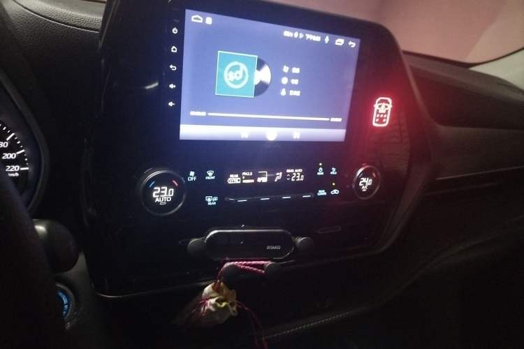 Used Toyota Highlander 2022 Dual-Engine 2.5L Two-Wheel Drive Elite Edition 7-Seater Audio And AC Panel