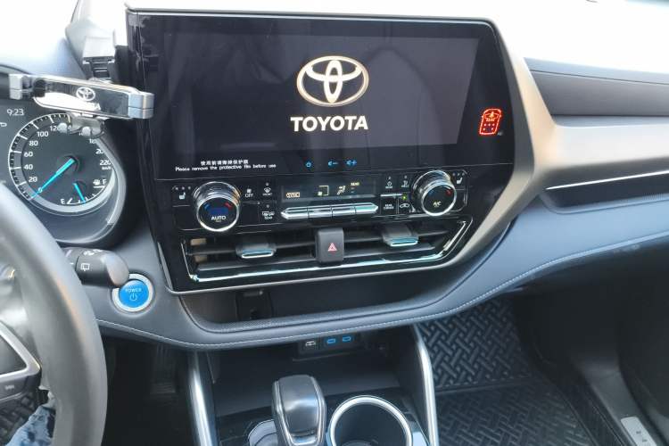 Used Toyota Highlander 2022 Dual-Engine 2.5L Four-Wheel Drive Prestige Version 7 Seats Audio And AC Panel