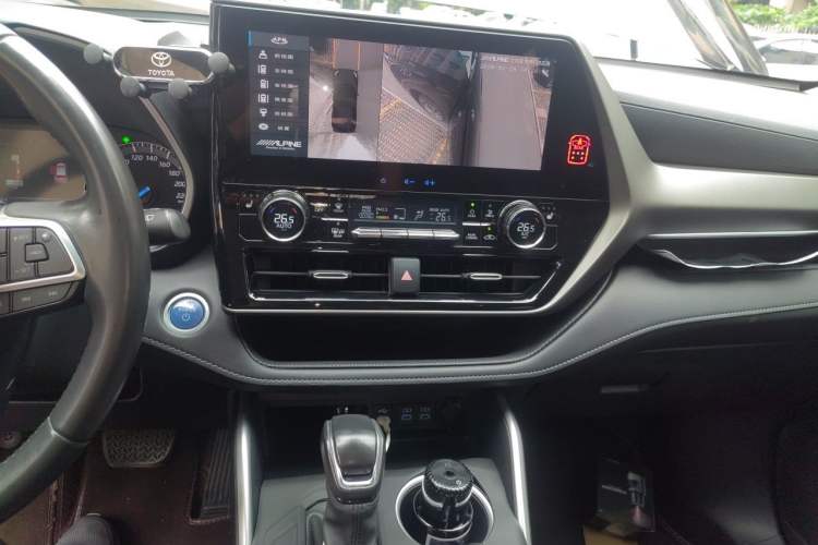 Used Toyota Highlander 2022 Dual-Engine 2.5L Four-Wheel Drive Prestige Version 7 Seats Audio And AC Panel
