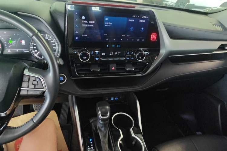 Used Toyota Highlander 2022 380T Four-Wheel Drive Prestige Edition 7-Seater Audio And AC Panel