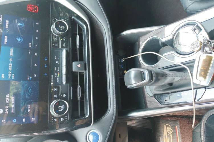 Used Toyota Highlander 2022 Dual-Engine 2.5L Four-Wheel Drive Supreme Edition 7-Seater Audio And AC Panel