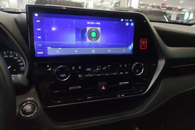 Used Toyota Highlander 2022 380T 4x4 Luxury Edition 7 Seats Audio And AC Panel