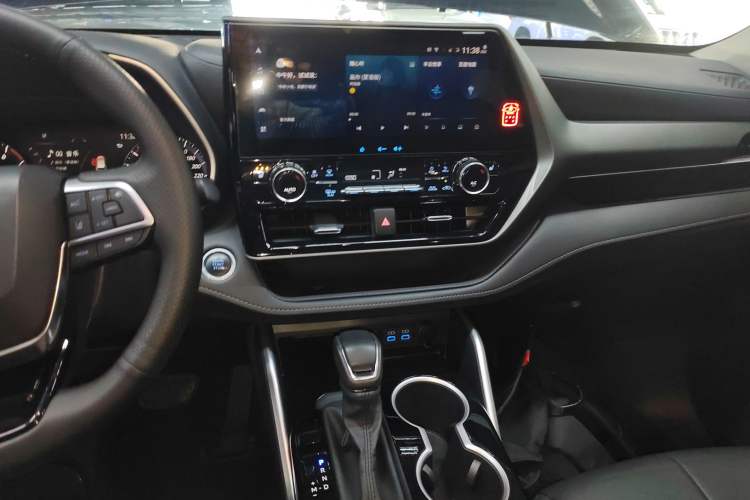 Used Toyota Highlander 2022 380T Four-Wheel Drive Prestige Edition 7-Seater Audio And AC Panel