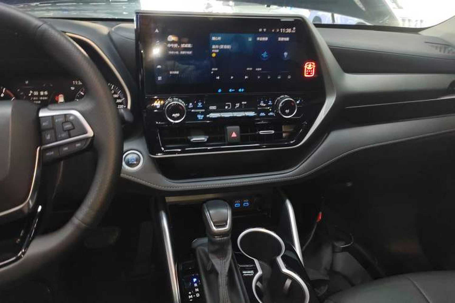 Used Toyota Highlander 2022 380T Four-Wheel Drive Prestige Edition 7-Seater Audio And AC Panel