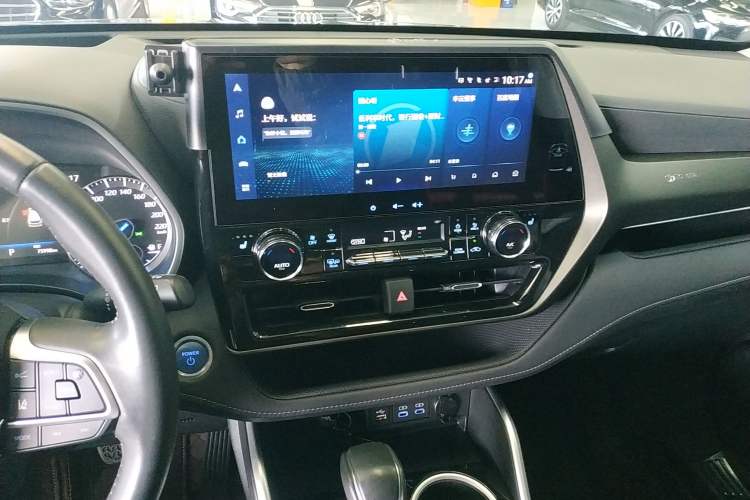 Used Toyota Highlander 2022 Dual-Engine 2.5L Four-Wheel Drive Prestige Version 7 Seats Audio And AC Panel