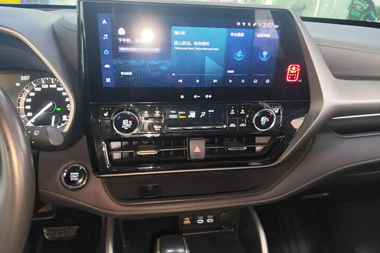 Used Toyota Highlander 2022 380T Four-Wheel Drive Prestige Edition 7-Seater Audio And AC Panel
