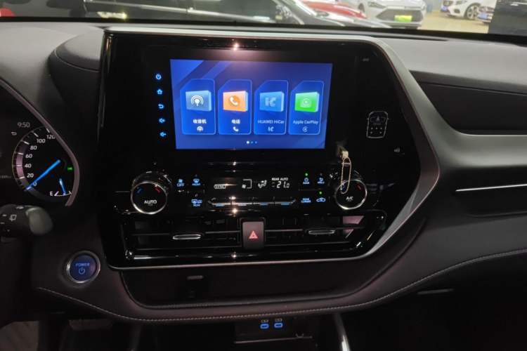 Used Toyota Highlander 2022 Dual-Engine 2.5L Two-Wheel Drive Elite Edition 7-Seater Audio And AC Panel
