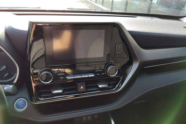 Used Toyota Highlander 2022 Dual-Engine 2.5L Two-Wheel Drive Elite Edition 5 Seats Audio And AC Panel