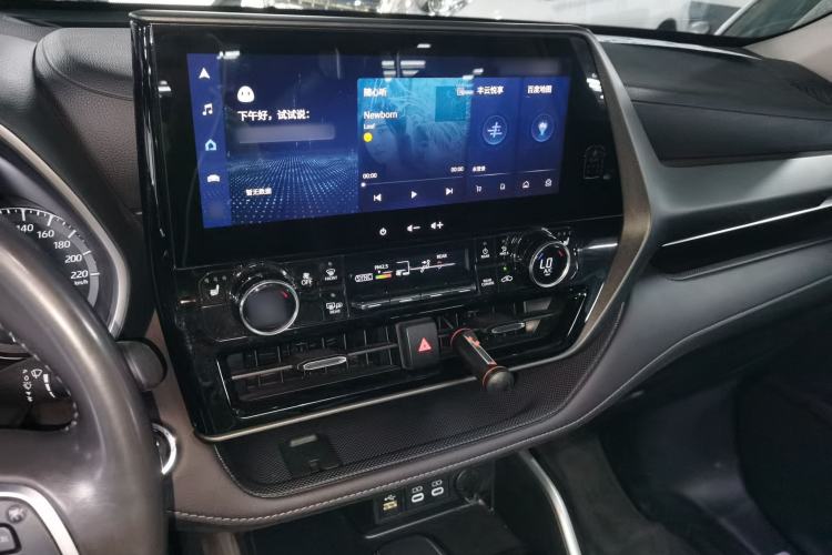 Used Toyota Highlander 2022 380T Four-Wheel Drive Prestige Edition 7-Seater Audio And AC Panel