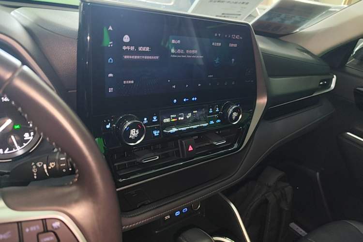 Used Toyota Highlander 2022 380T Four-Wheel Drive Prestige Edition 7-Seater Audio And AC Panel