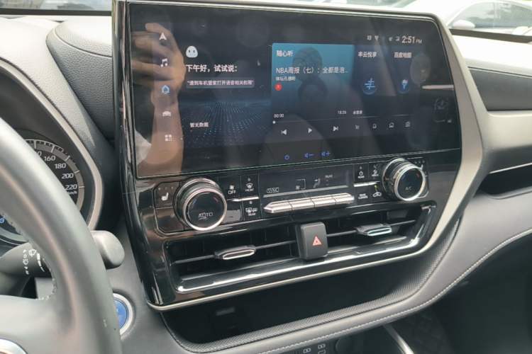 Used Toyota Highlander 2022 Dual-Engine 2.5L Four-Wheel Drive Supreme Edition 7-Seater Audio And AC Panel