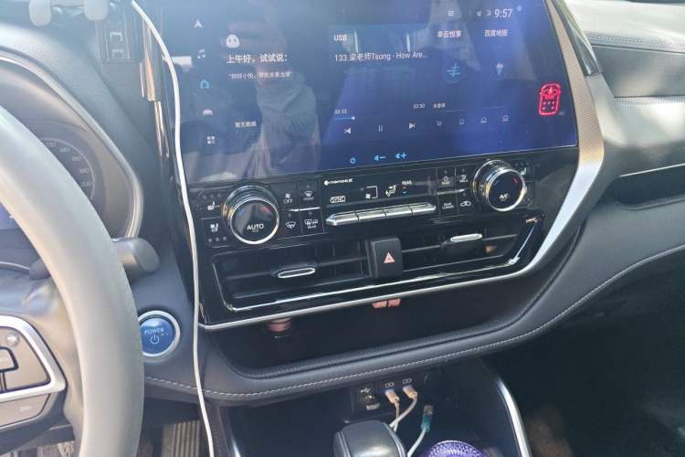 Used Toyota Highlander 2022 Dual-Engine 2.5L Four-Wheel Drive Supreme Edition 7-Seater Audio And AC Panel