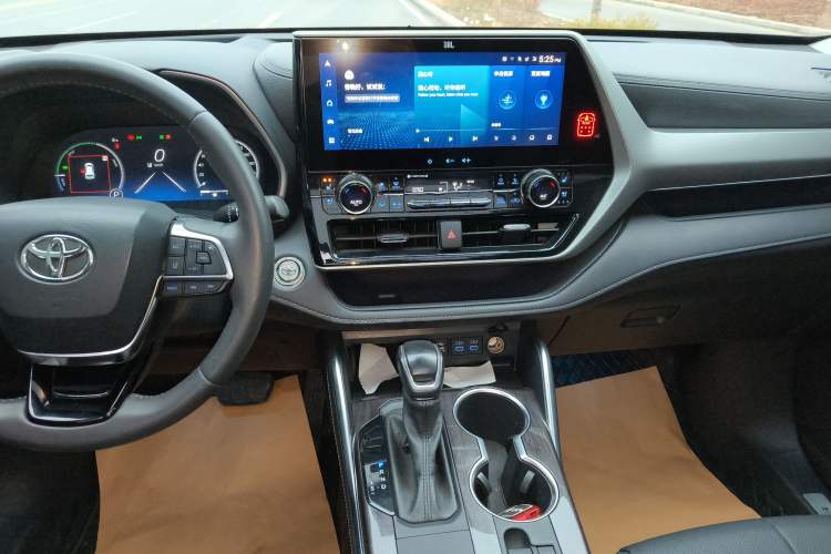 Used Toyota Highlander 2022 Dual-Engine 2.5L Four-Wheel Drive Supreme Edition 7-Seater Audio And AC Panel