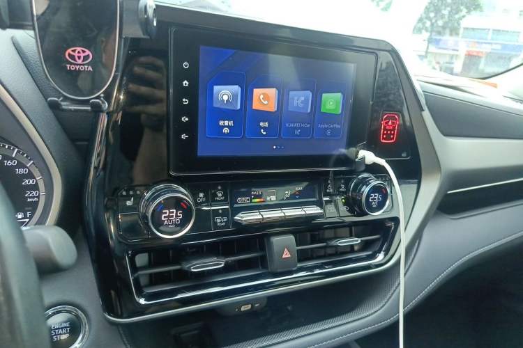 Used Toyota Highlander 2022 380T 4x4 Luxury Edition 7 Seats Audio And AC Panel