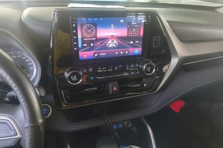 Used Toyota Highlander 2022 Dual-Engine 2.5L 4x4 Elite Edition 7-Seater Audio And AC Panel