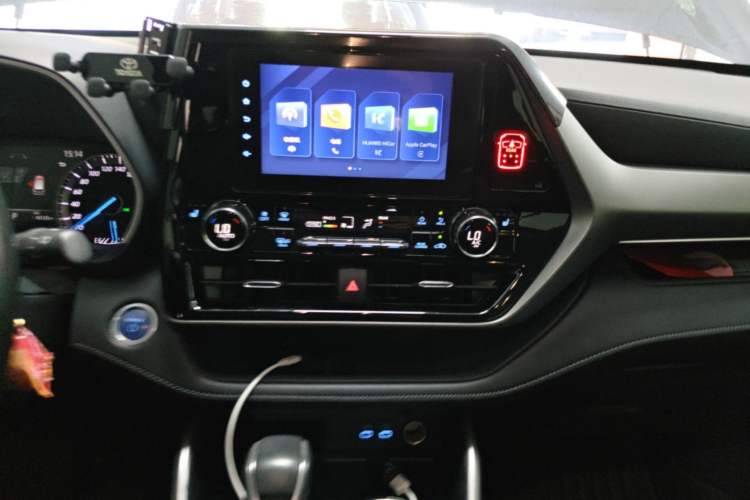 Used Toyota Highlander 2022 Dual-Engine 2.5L Four-Wheel Drive Luxury Edition 7 Seats Audio And AC Panel