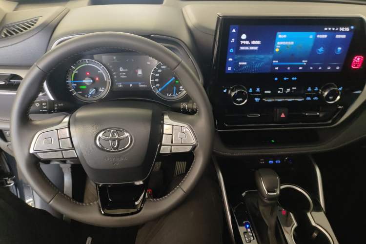 Used Toyota Highlander 2022 Dual-Engine 2.5L Four-Wheel Drive Prestige Version 7 Seats Center Console