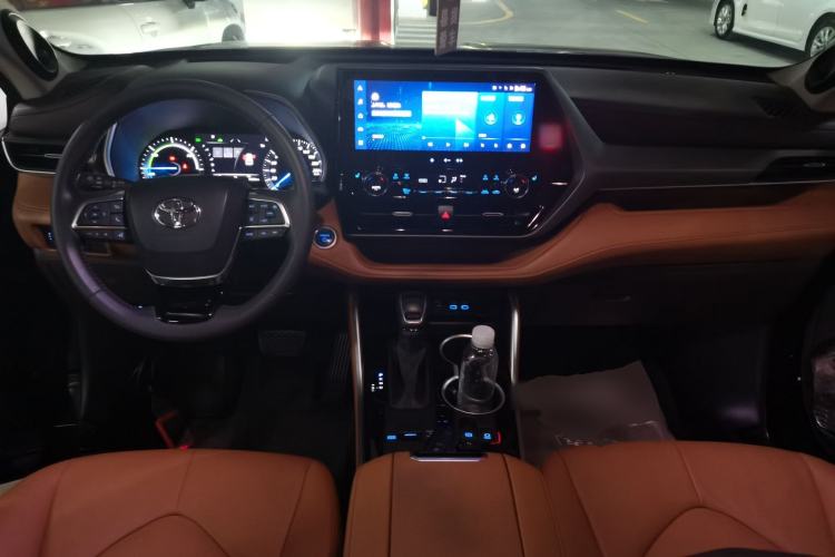 Used Toyota Highlander 2022 Dual-Engine 2.5L Four-Wheel Drive Prestige Version 7 Seats Center Console