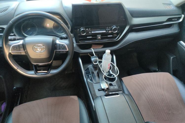 Used Toyota Highlander 2022 Dual-Engine 2.5L Four-Wheel Drive Prestige Version 7 Seats Center Console