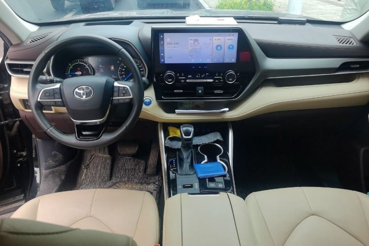 Used Toyota Highlander 2022 Dual-Engine 2.5L Two-Wheel Drive Prestige Edition 7-Seater Center Console