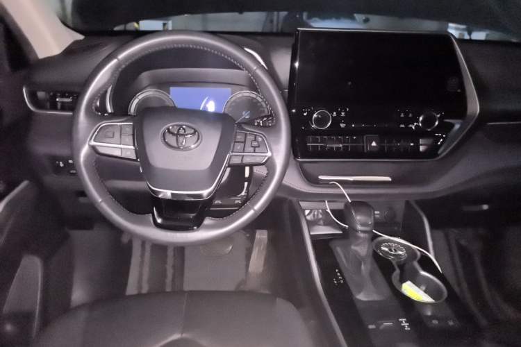 Used Toyota Highlander 2022 Dual-Engine 2.5L Four-Wheel Drive Prestige Version 7 Seats Center Console