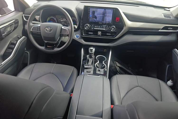 Used Toyota Highlander 2022 Dual-Engine 2.5L Two-Wheel Drive Elite Edition 5 Seats Center Console