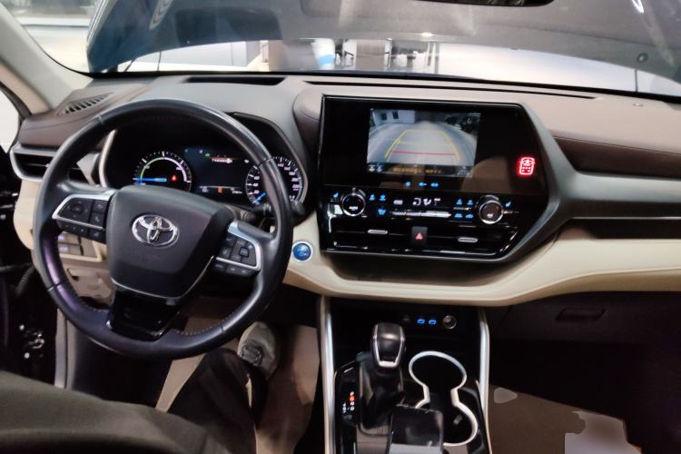 Used Toyota Highlander 2022 Dual-Engine 2.5L Two-Wheel Drive Prestige Edition 7-Seater Center Console