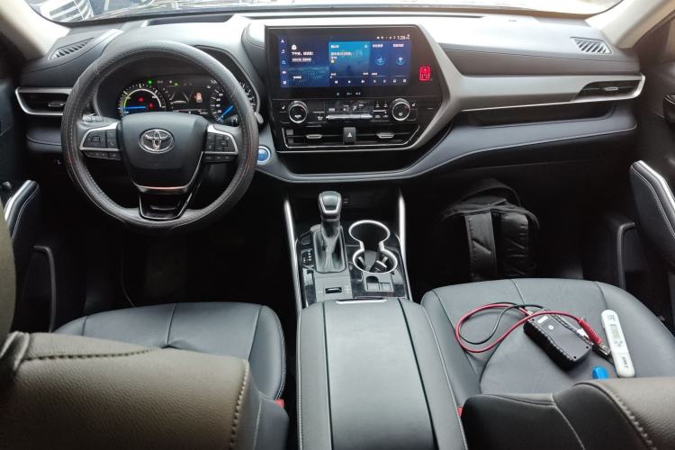 Used Toyota Highlander 2022 Dual-Engine 2.5L Four-Wheel Drive Prestige Version 7 Seats Center Console