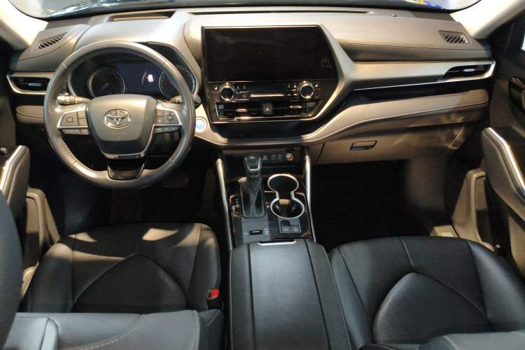Used Toyota Highlander 2022 Dual-Engine 2.5L Two-Wheel Drive Prestige Edition 7-Seater Center Console