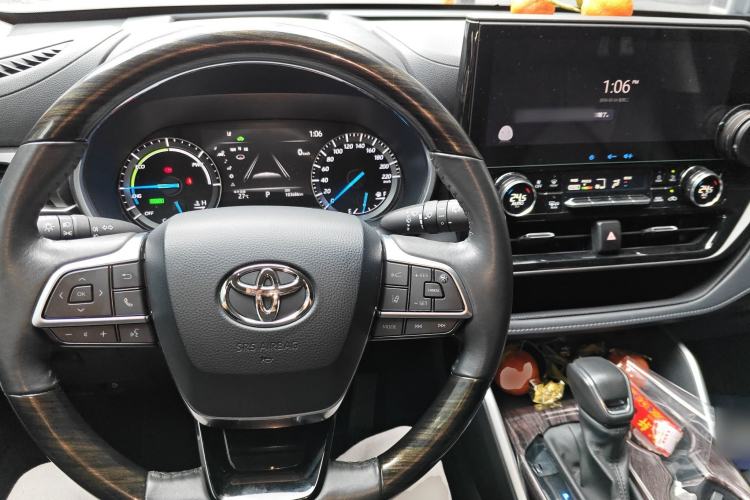 Used Toyota Highlander 2022 Dual-Engine 2.5L Four-Wheel Drive Prestige Version 7 Seats Center Console
