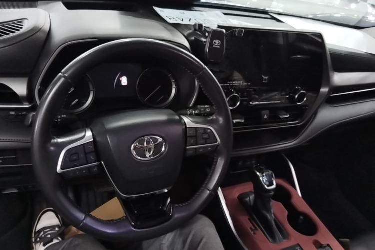Used Toyota Highlander 2022 380T Four-Wheel Drive Prestige Edition 7-Seater Center Console