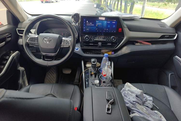 Used Toyota Highlander 2022 Dual-Engine 2.5L Four-Wheel Drive Prestige Version 7 Seats Center Console