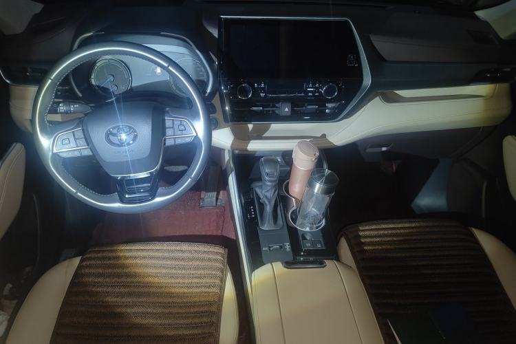 Used Toyota Highlander 2022 Dual-Engine 2.5L Four-Wheel Drive Prestige Version 7 Seats Center Console