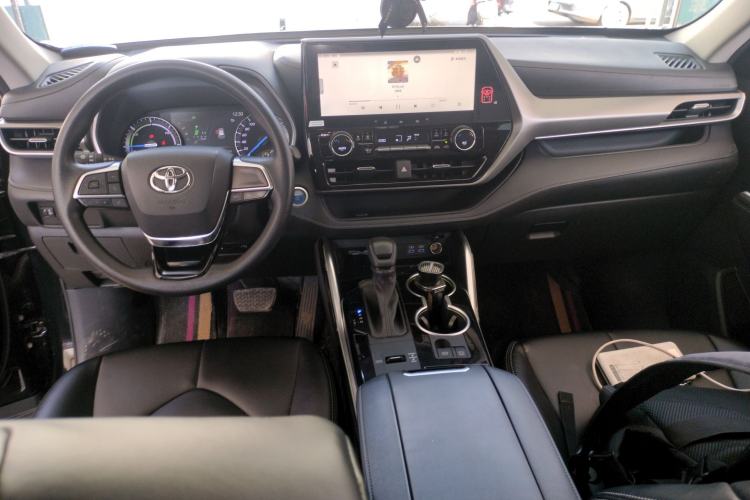Used Toyota Highlander 2022 Dual-Engine 2.5L Two-Wheel Drive Elite Edition 5 Seats Center Console