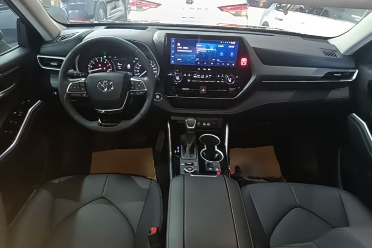 Used Toyota Highlander 2022 380T Four-Wheel Drive Prestige Edition 7-Seater Center Console