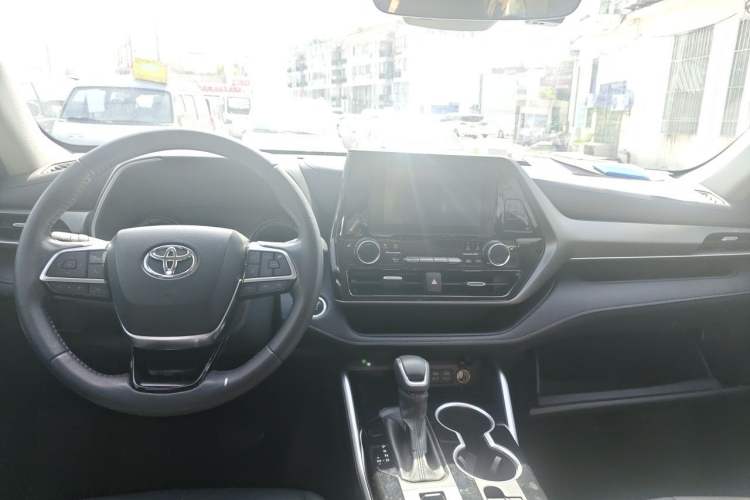 Used Toyota Highlander 2022 380T 4x4 Luxury Edition 7 Seats Center Console