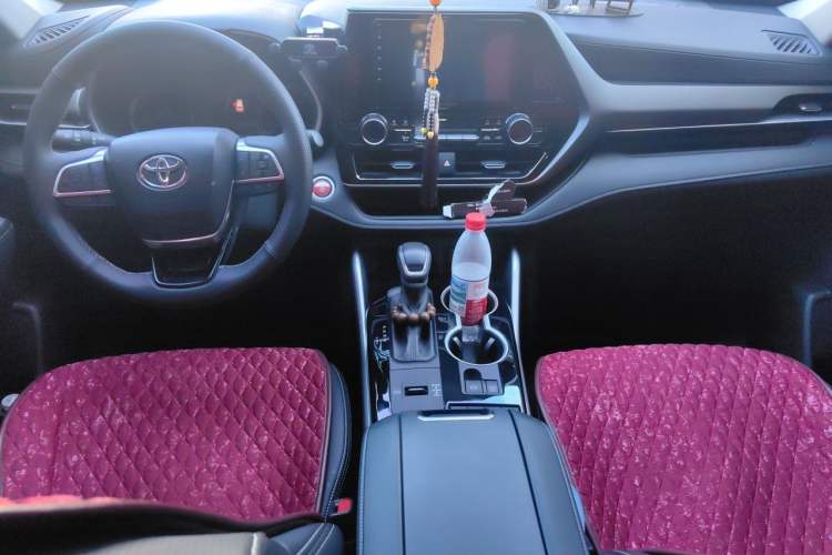 Used Toyota Highlander 2022 Dual-Engine 2.5L Two-Wheel Drive Elite Edition 7-Seater Center Console