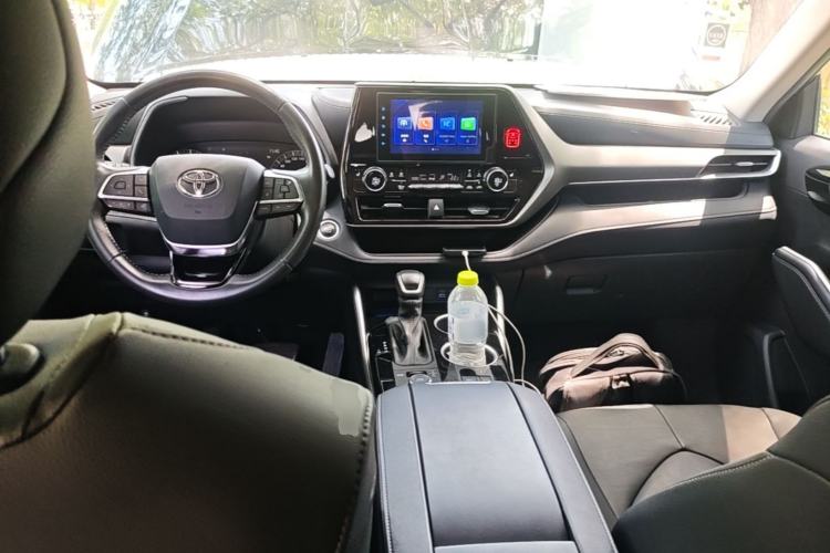 Used Toyota Highlander 2022 380T 4x4 Luxury Edition 7 Seats Center Console