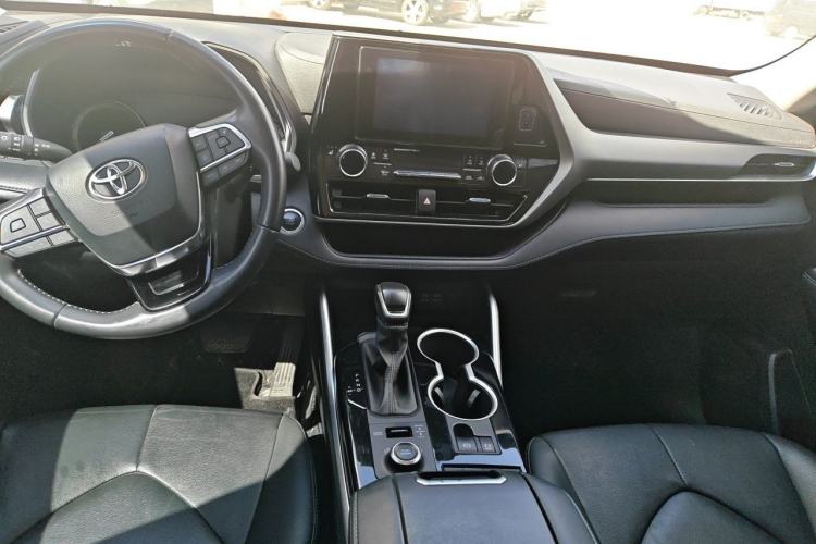 Used Toyota Highlander 2022 380T 4x4 Luxury Edition 7 Seats Center Console