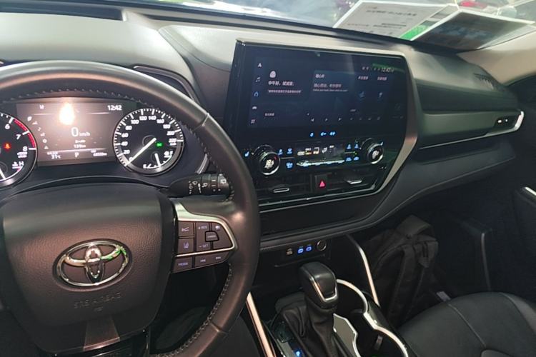 Used Toyota Highlander 2022 380T Four-Wheel Drive Prestige Edition 7-Seater Center Console