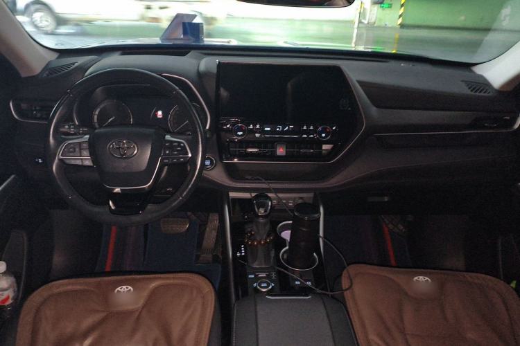 Used Toyota Highlander 2022 380T Four-Wheel Drive Prestige Edition 7-Seater Center Console